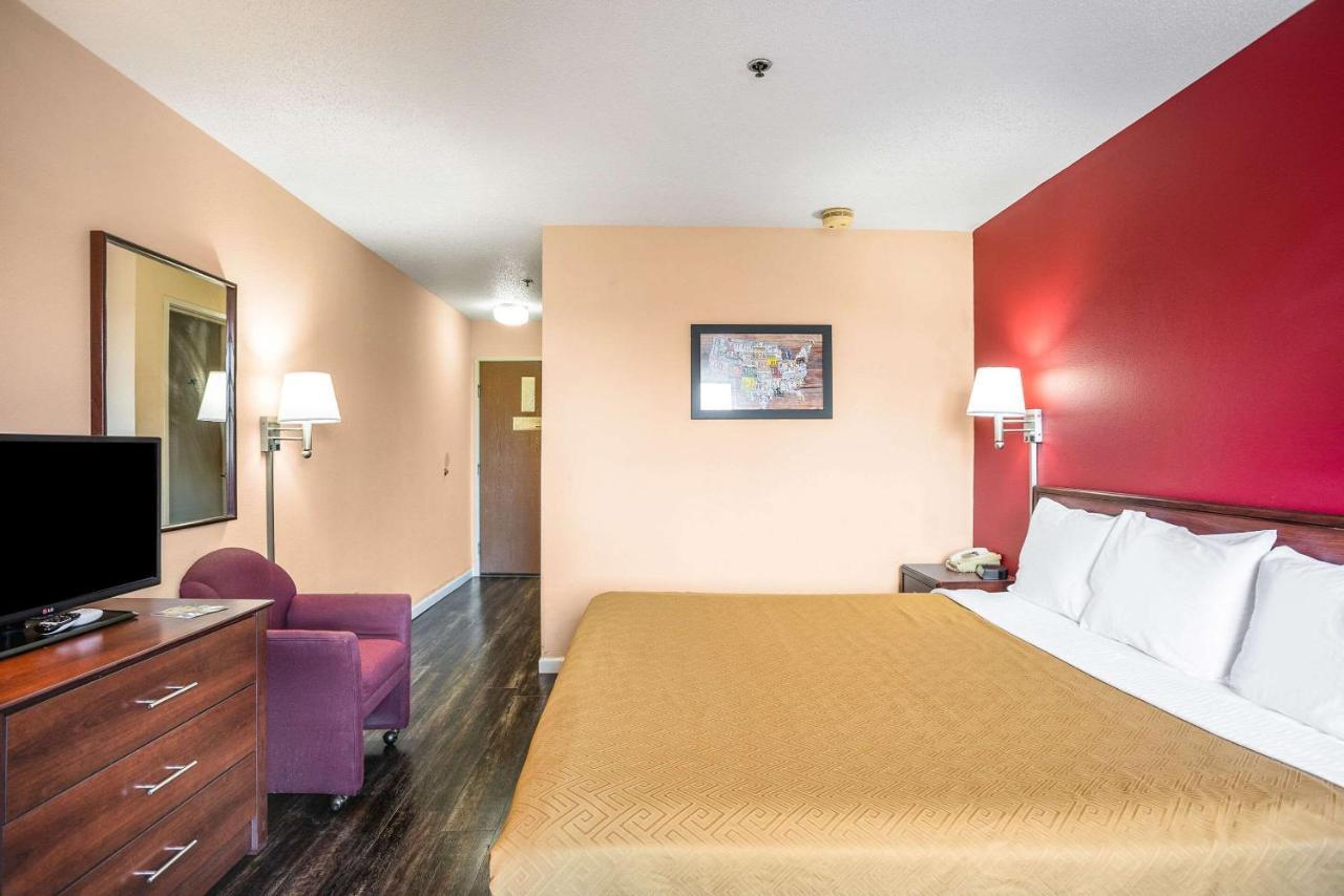 Econo Lodge Princeton Екстериор снимка