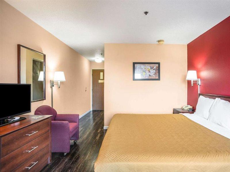 Econo Lodge Princeton Екстериор снимка