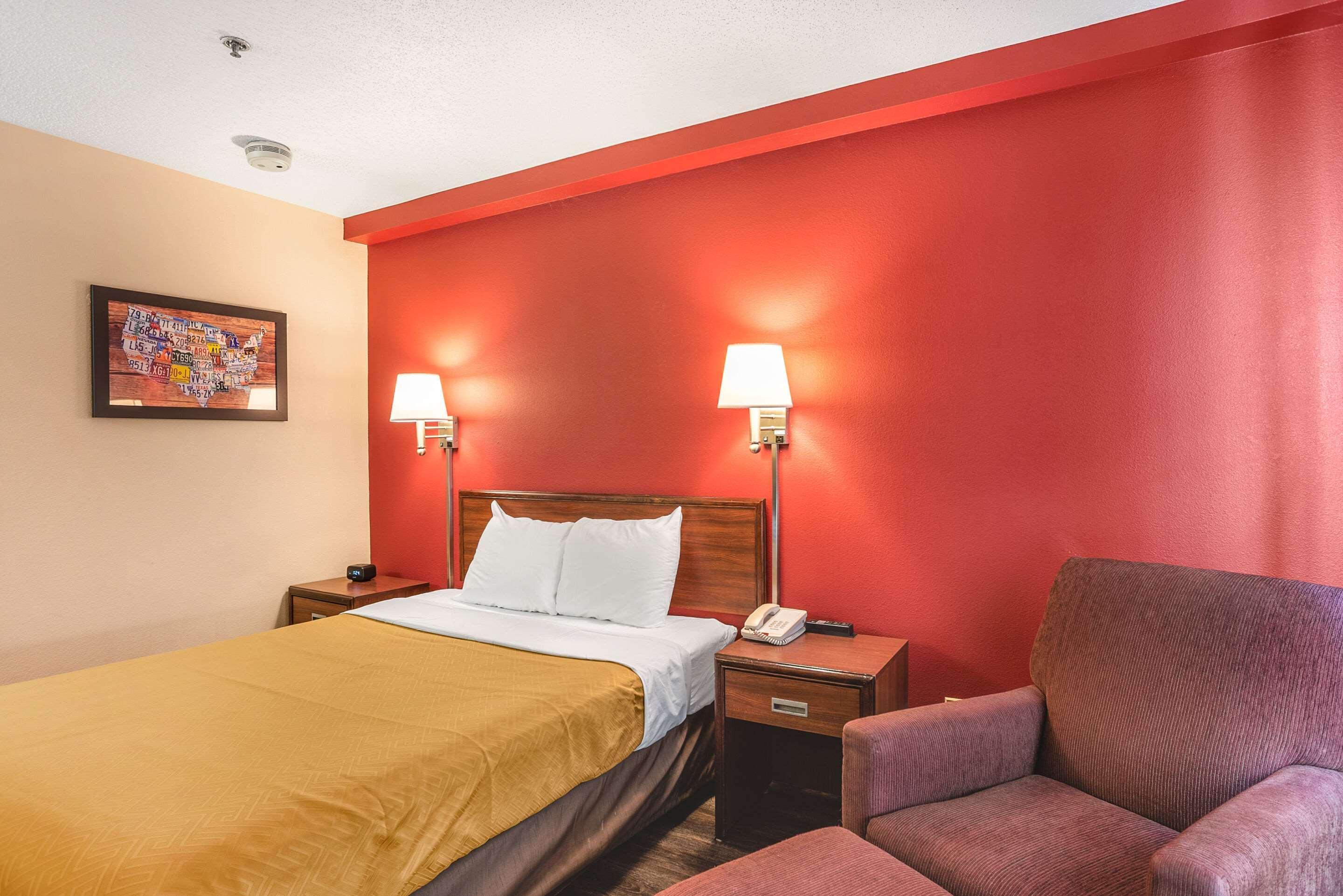 Econo Lodge Princeton Екстериор снимка