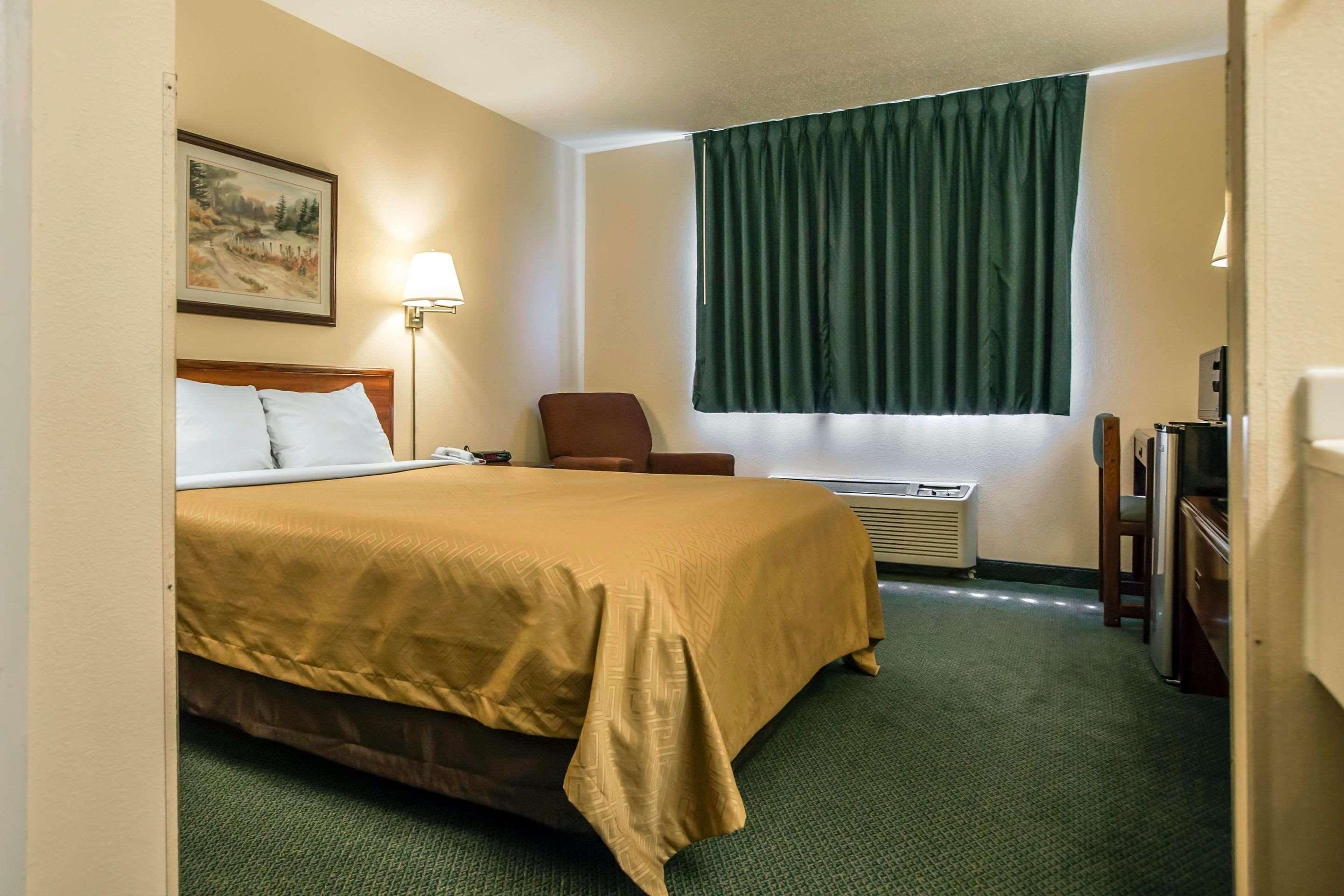 Econo Lodge Princeton Екстериор снимка