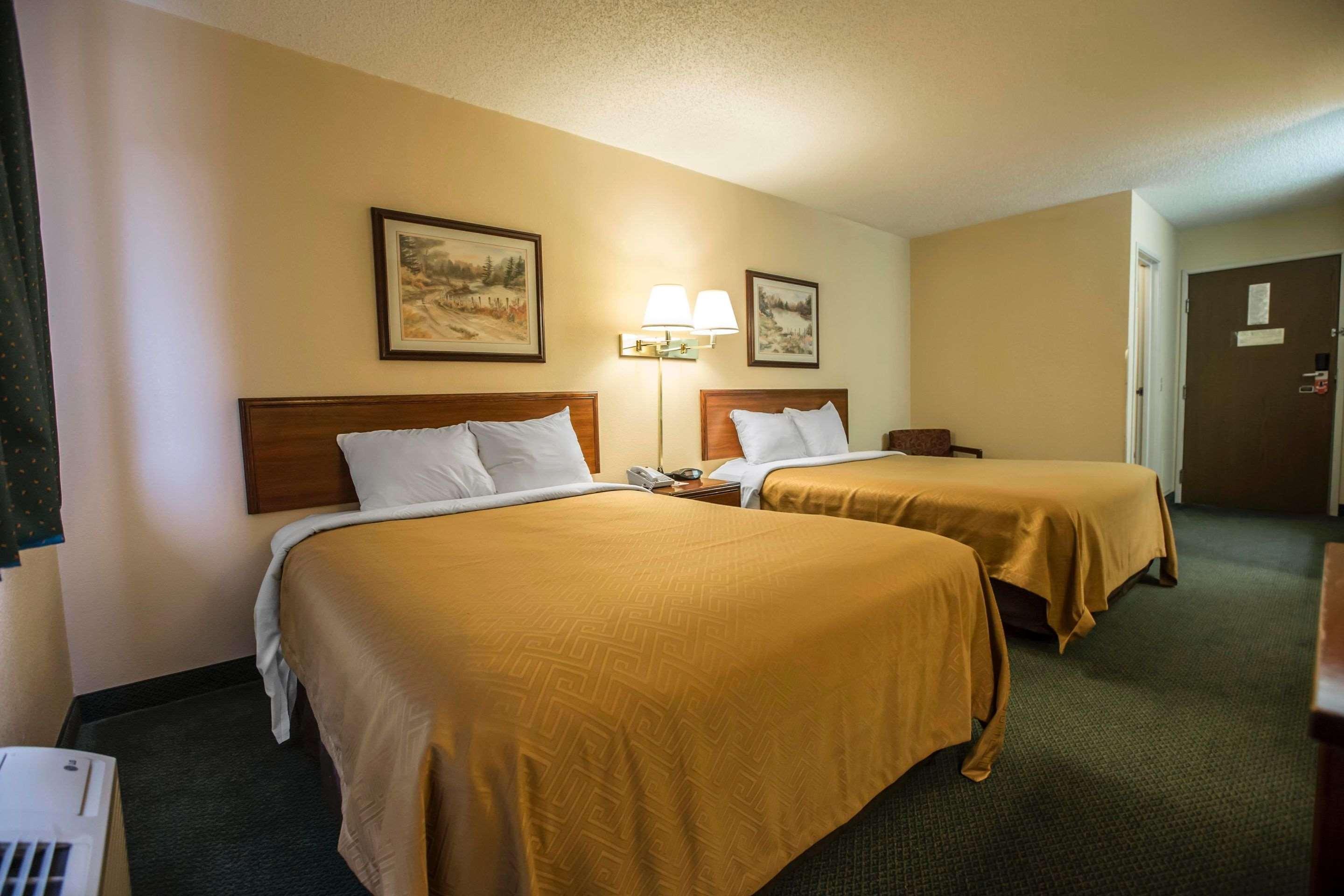 Econo Lodge Princeton Екстериор снимка