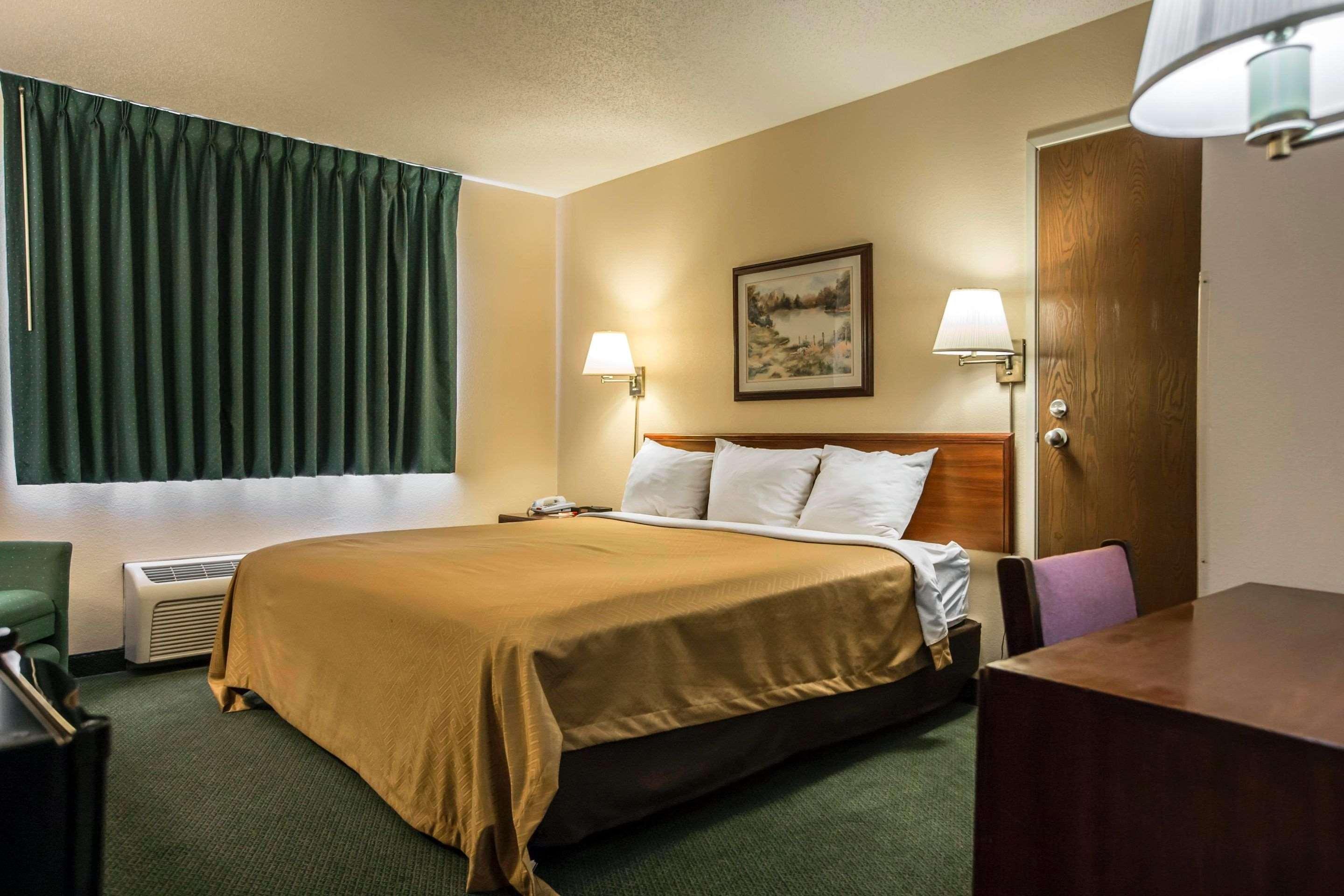 Econo Lodge Princeton Екстериор снимка