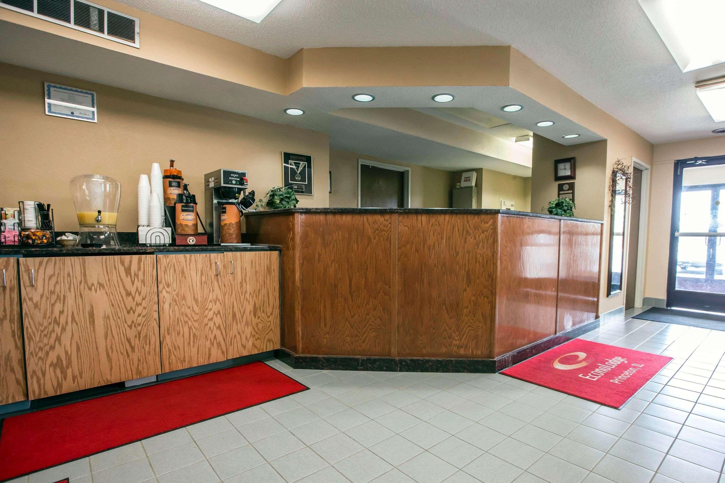 Econo Lodge Princeton Екстериор снимка